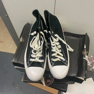 Converse 👟 sneaker for women size 9.5